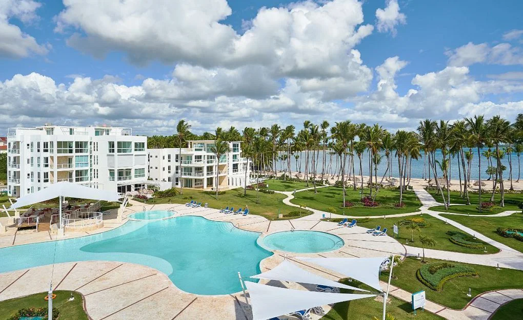 Ventajas de Vivir y Comprar Propiedad en Playa Nueva Romana