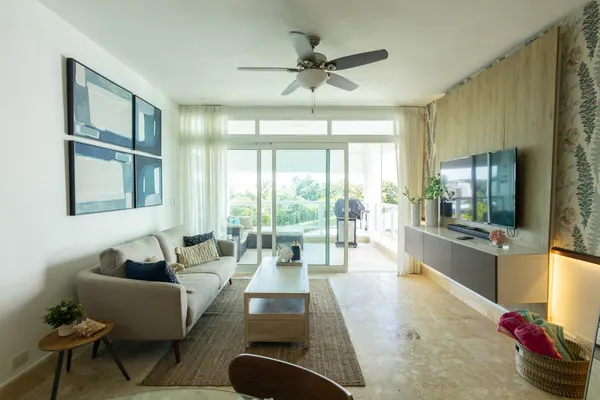 Apartamento Frente a la Playa en el Residencial La Ensenada 