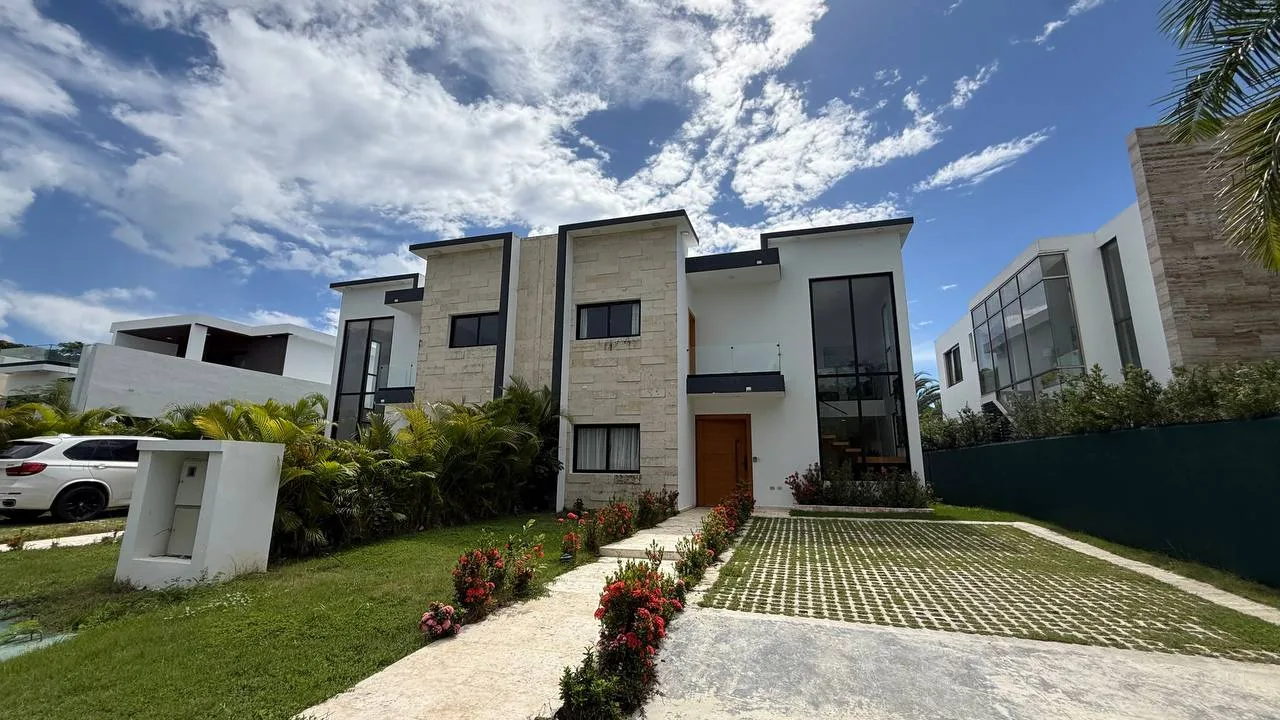 Hermosa Villa en PNR