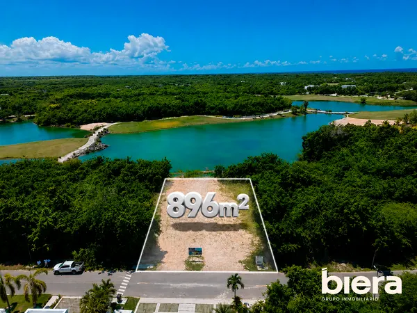 Terreno de 896 Metros con Vista al Lago y Campo de Golf - miniatura 1