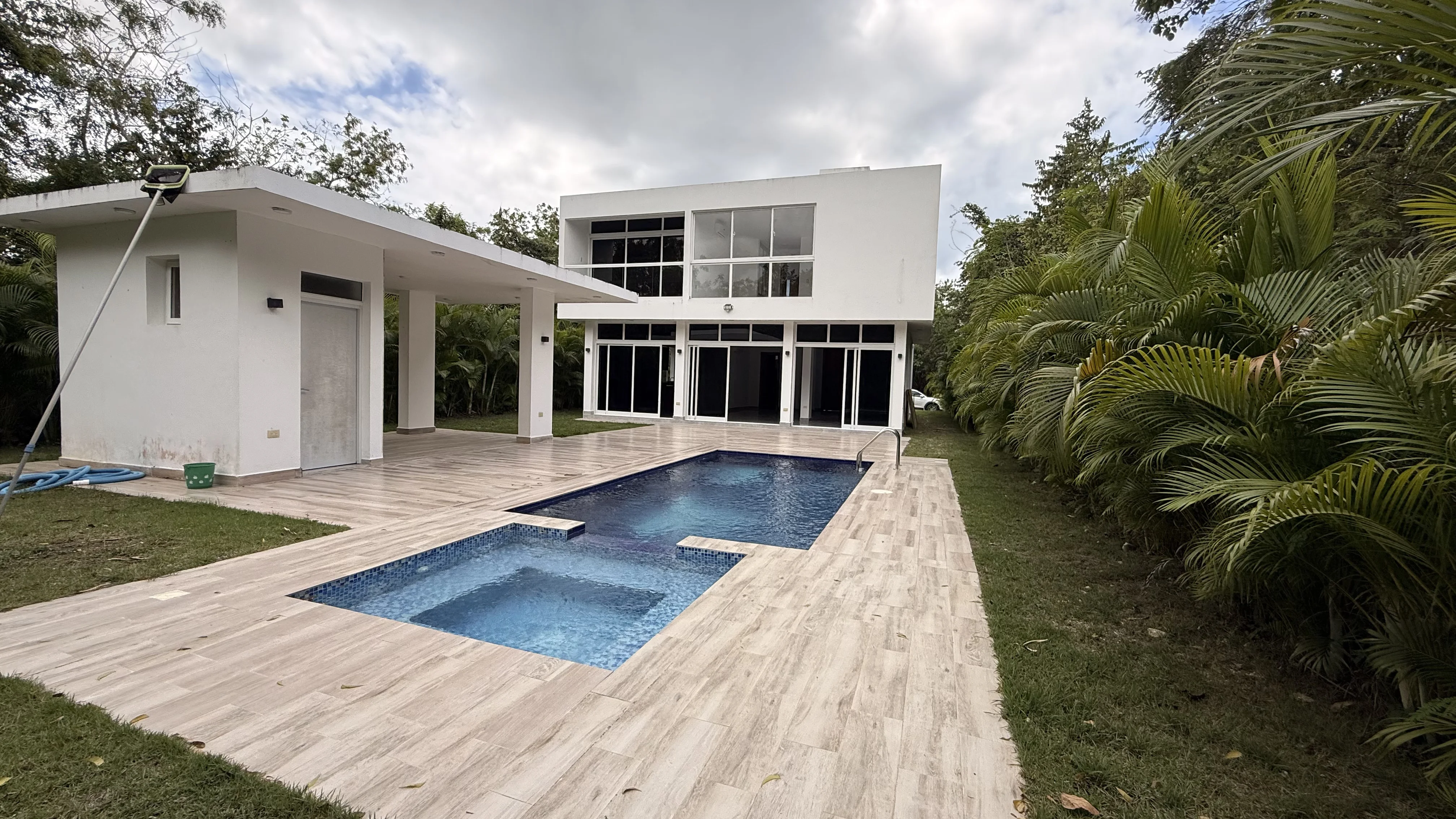 Villa en Renta - V002 - Garden Village