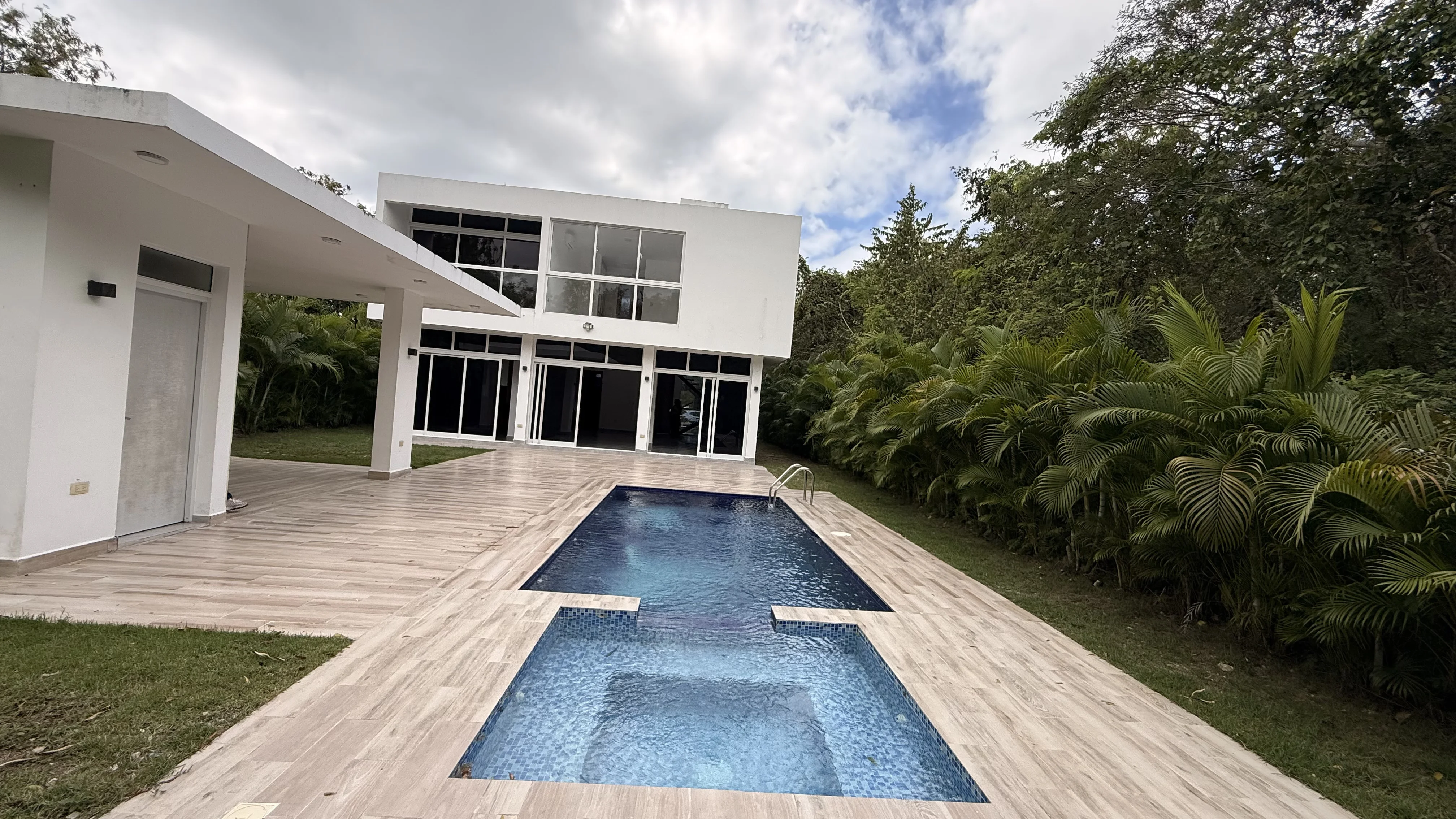 Villa en Renta - V002 - Garden Village