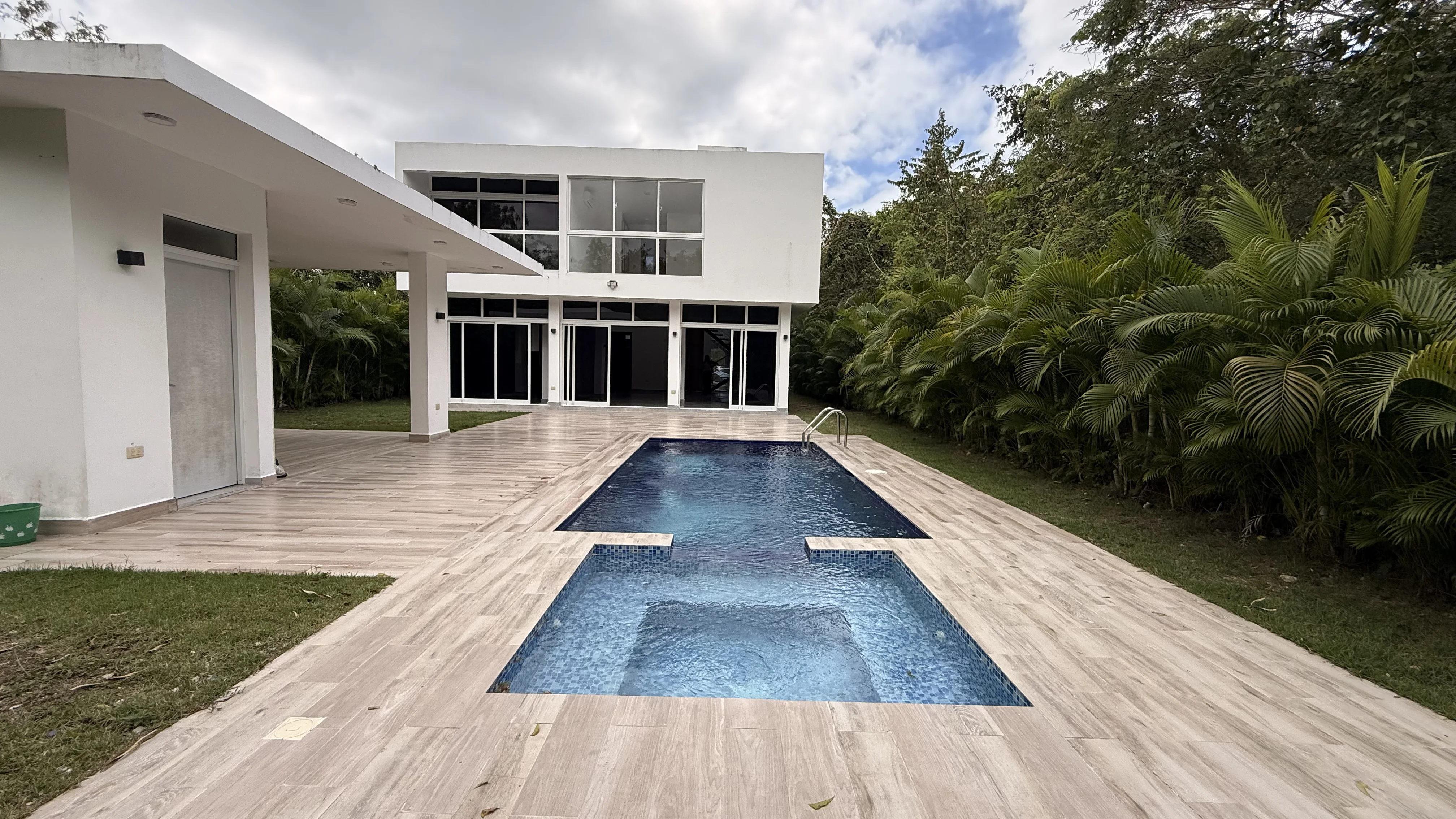 Villa en Renta - V002 - Garden Village